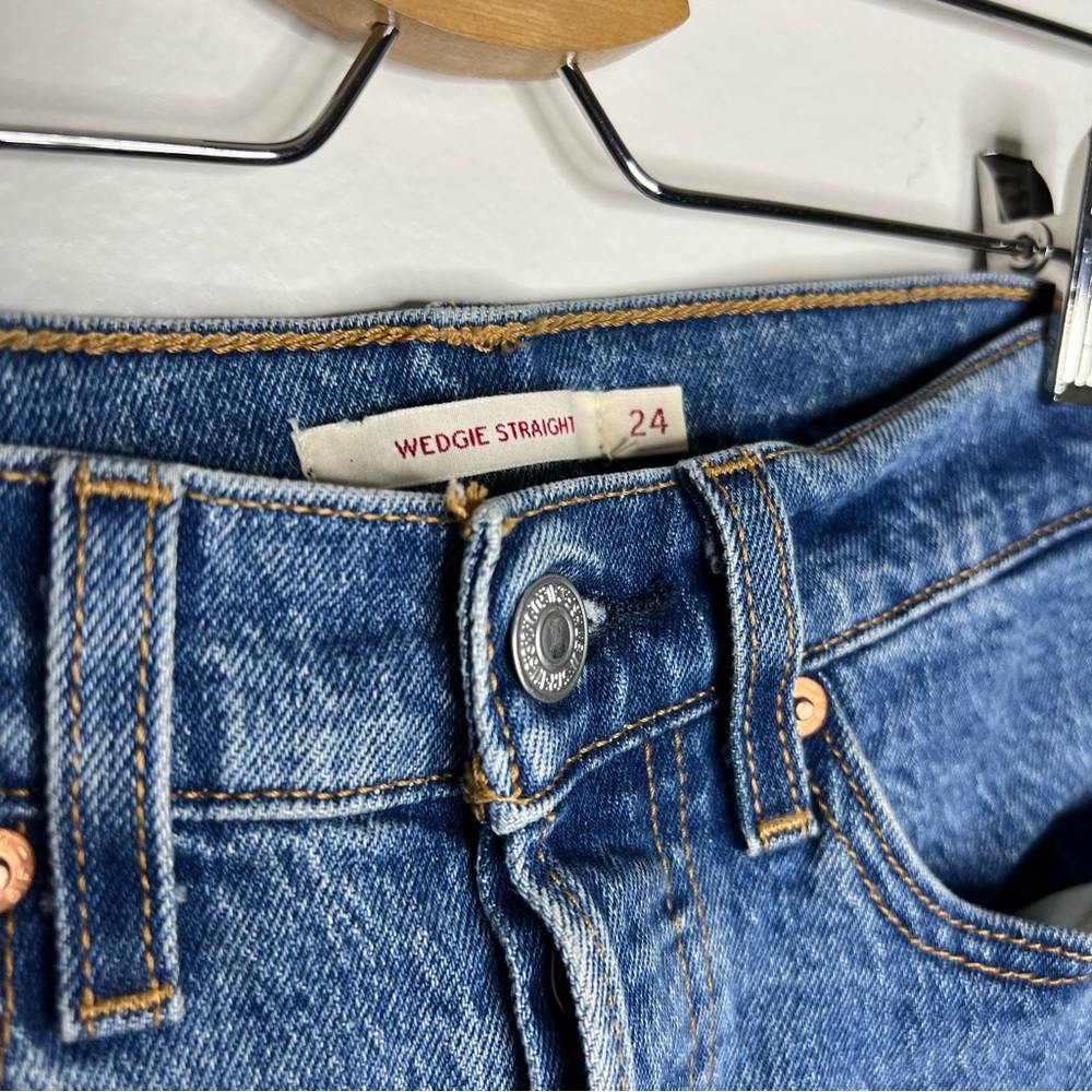 Levi’s Wedgie Straight Raw Hem Sz 24 - Picture 3 of 10